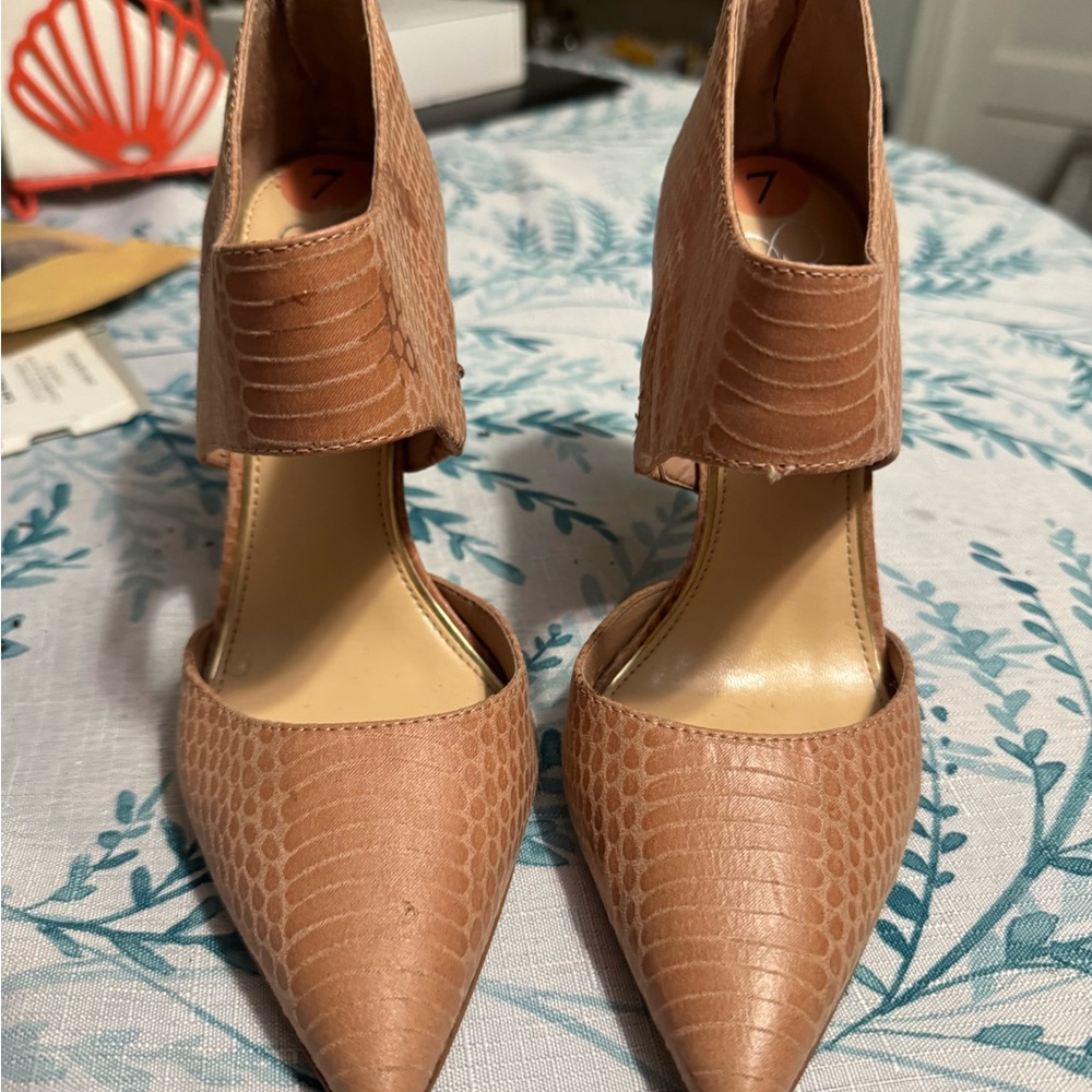 Elegant Tan Women's Shoes